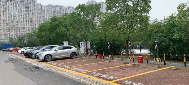 鹊听雅居轻宿图片