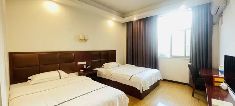 榕江滨江华丽酒店图片