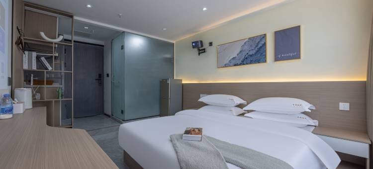 华安轻奢影音式公寓(宁波老外滩店)图片