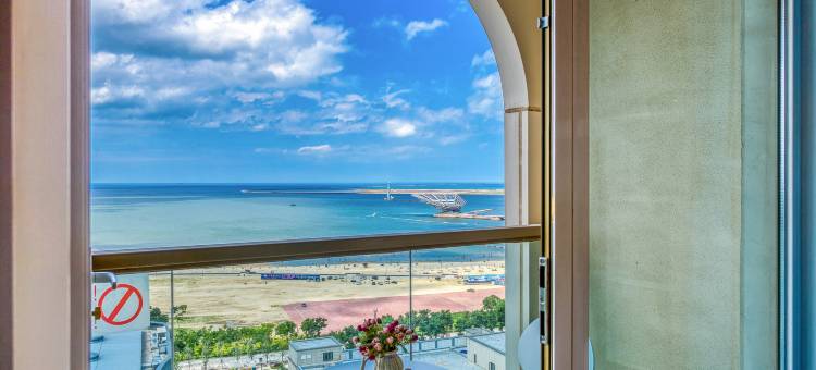 栖海·设计师魔法温泉主题海景公寓(山海广场店)图片