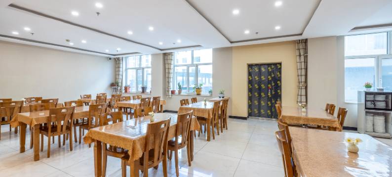 西宁好利商务宾馆(火车站新千王府井店)图片