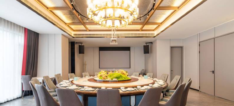 凯里雅居大酒店(大十字国贸购物中心店)图片