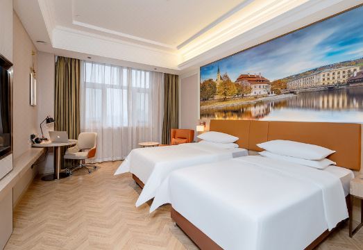 Vienna Hotel (Zhuozhou High-speed Railway Station)Hotel Overview