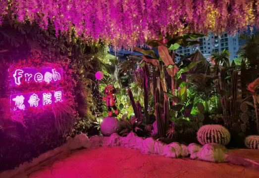 Dragon Boat Hotel Hotel Overview