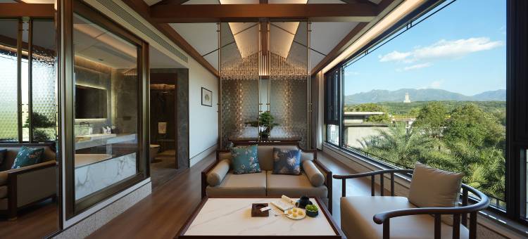 赤雅楼酒店(凤凰湖公园店)图片