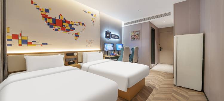 网鱼电竞酒店(昆山花桥花溪公园地铁站店)图片