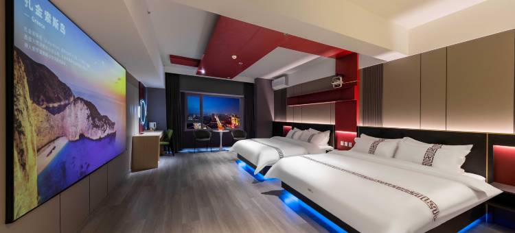 那么海棠·高空城景酒店(沈阳西塔美食街店)图片