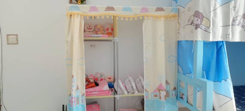 青春行女生青年民宿图片