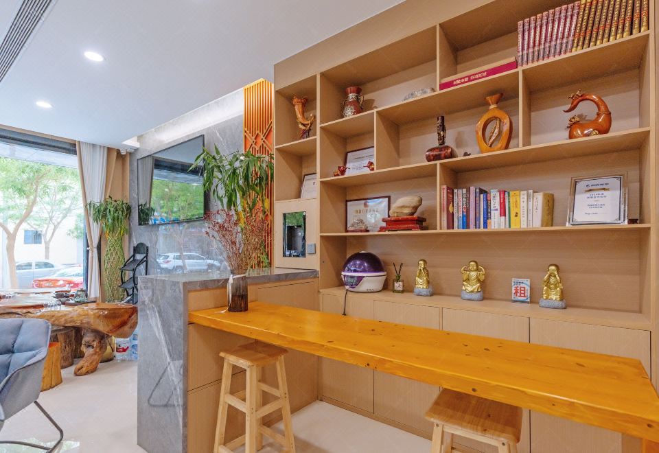 Dunhuang Dunyue Hotel (Shazhou Night Market) Hotel Overview