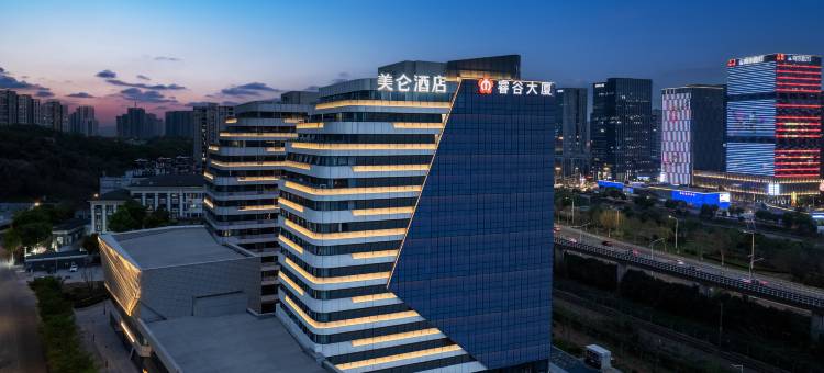 南京软件大道小行地铁站美仑酒店图片