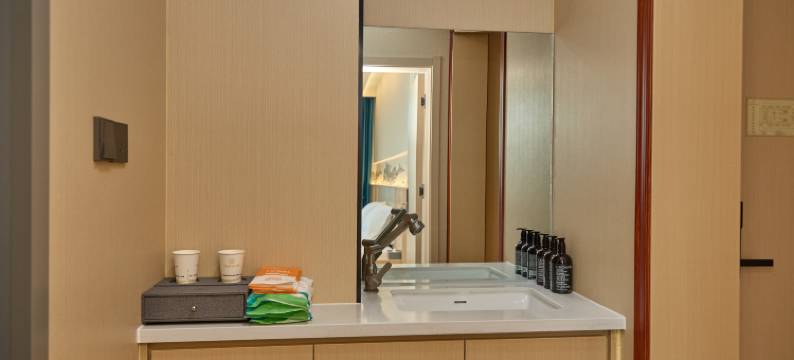 德令哈瑞熙悦庭酒店(海子诗歌馆店)图片