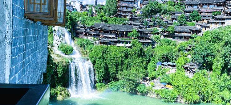 禧粤·临瀑180度江景客栈(芙蓉镇景区大瀑布店)图片