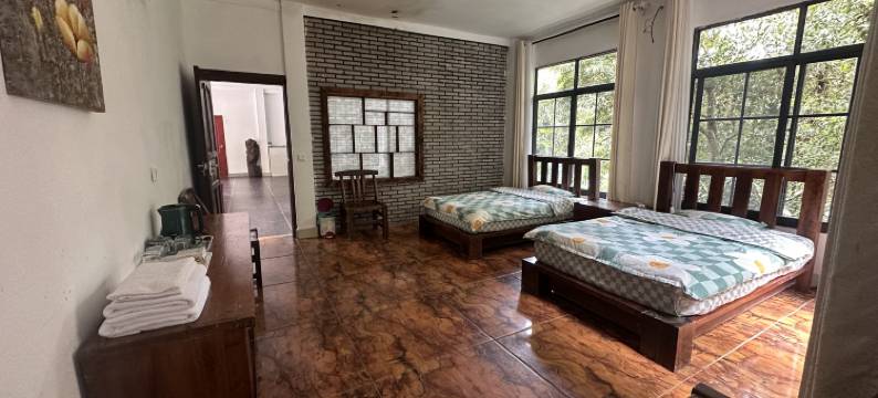 尖峰岭天池避暑山庄图片