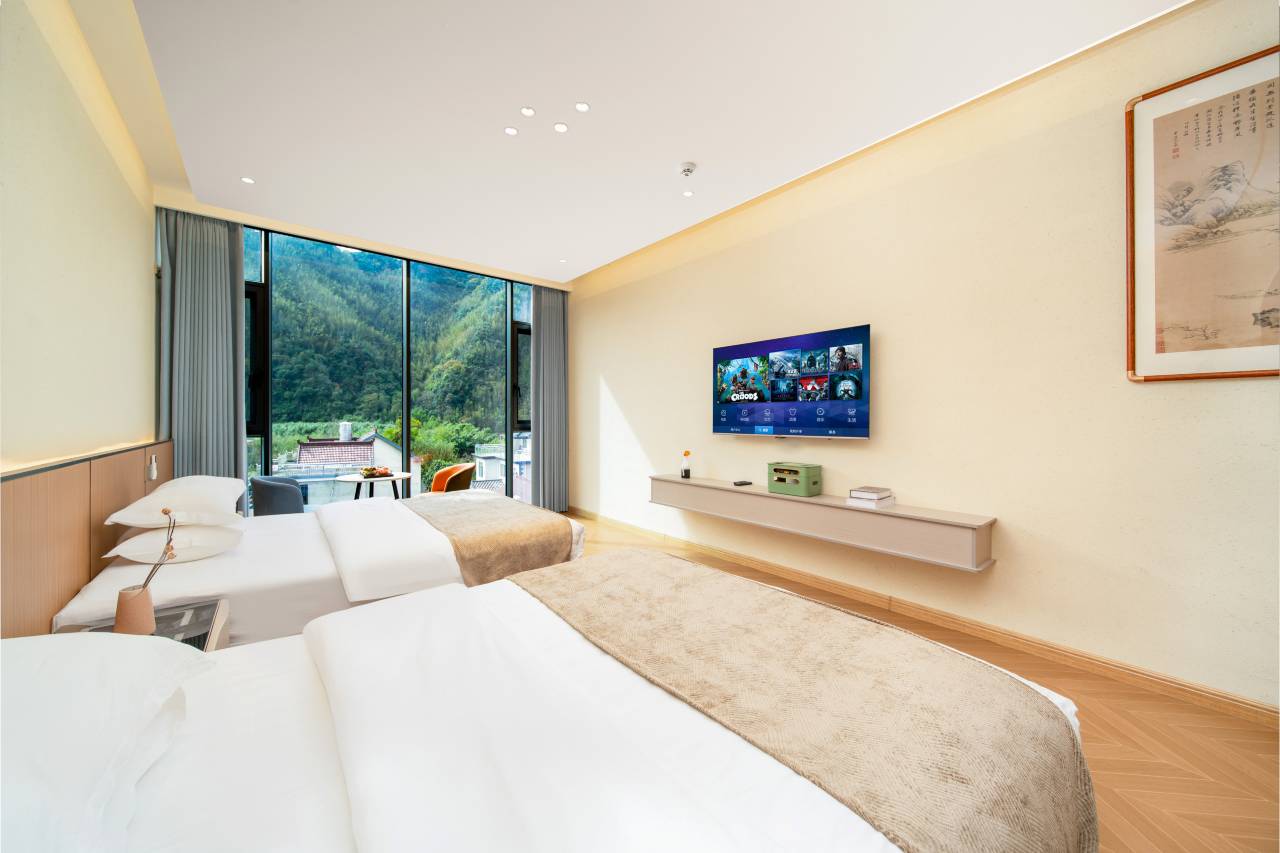 金谷春・溪畔环山・StarryNight・草坪美宿(皖南川藏线月亮湾景区店)图片