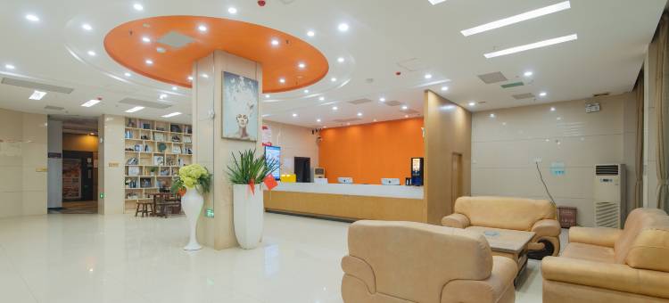 蚂蚁·光年电竞酒店(阳西县人民政府西湖公园店)图片