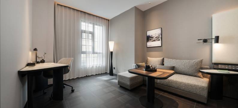 郑州高铁东站西广场亚朵酒店图片