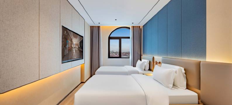 艺龙安悦酒店(上海罗店古镇美兰湖地铁站店)图片