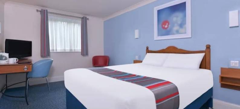 蒂克斯伯里旅客之家酒店(Travelodge Tewkesbury)图片