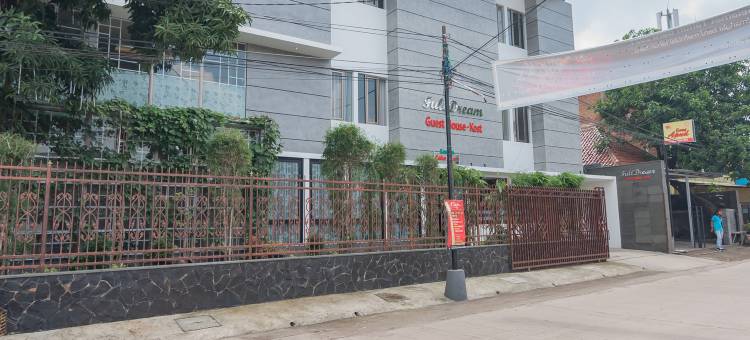 红多兹普拉斯酒店-井里汶市中心(RedDoorz Plus @ Cirebon City Center)图片