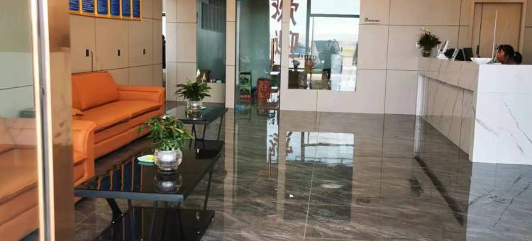 仲巴天圣假日酒店图片