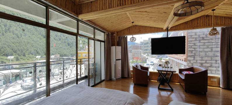 明星花园酒店(四姑娘山长坪沟景区店)图片