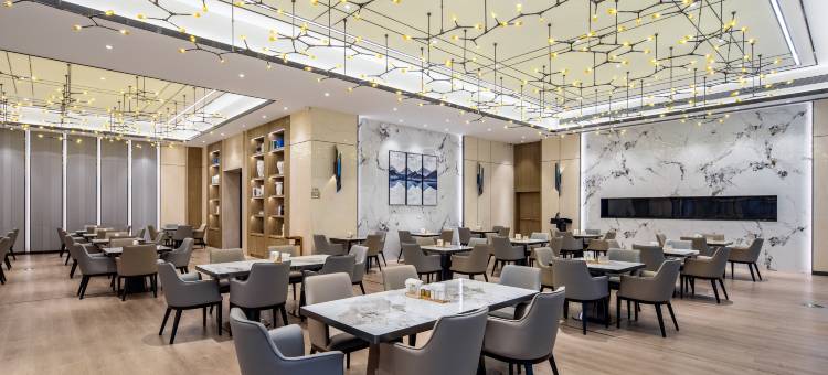 首杨鹭湖酒店(会展中心贵阳北站店)图片