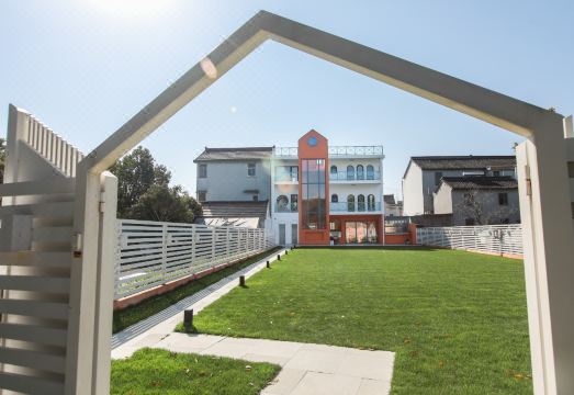 Mr. Gao and Miss Feng's Original B&B Hotel Overview