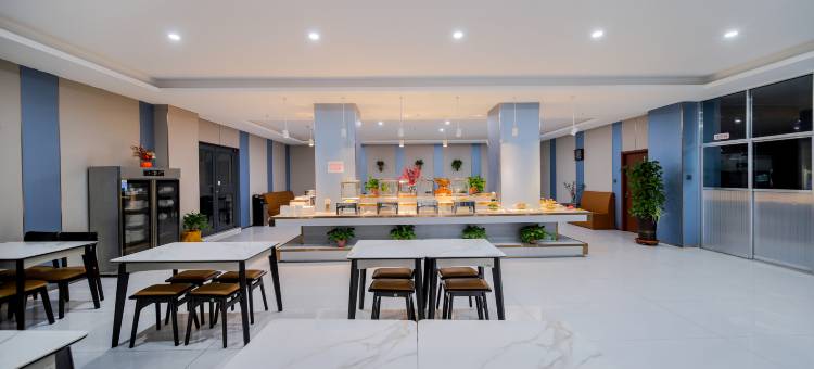 潮漫酒店(酒泉汉唐美食街店)图片