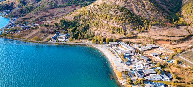 泸沽湖岚岳酒店图片