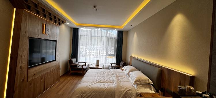 久治玉宫酒店图片