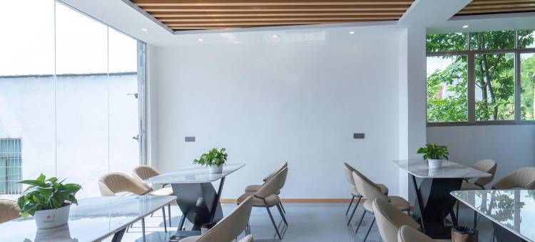 山居晓舍民宿(黄果树瀑布景区店)图片