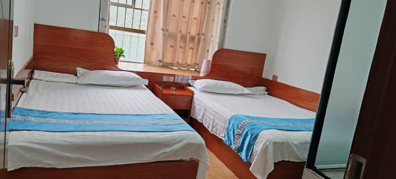 万源小燕子宾馆图片