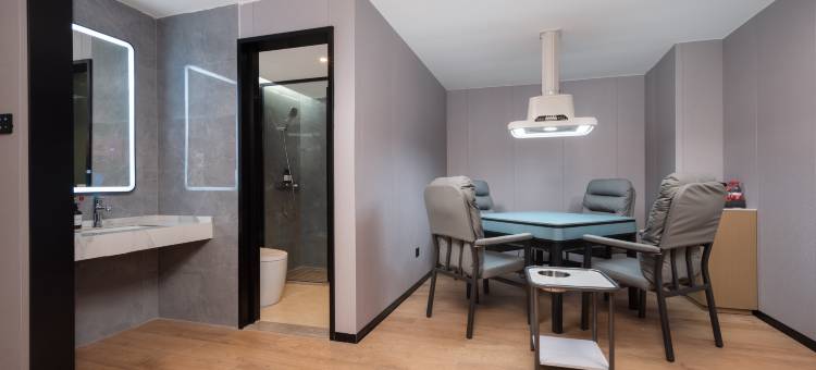 兰庭大酒店(鄂州站鄂州高中店)图片