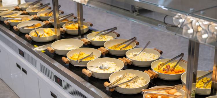 艺龙安云酒店(青岛工程职业学院红岛高铁站店)图片