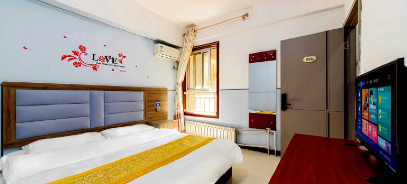 七月公寓酒店(西安钟鼓楼回民街地铁站店)图片