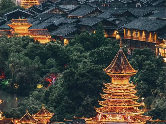 肇兴壹号·Holy|360°露台落日观寨奢品设计师美墅(肇兴侗寨店)