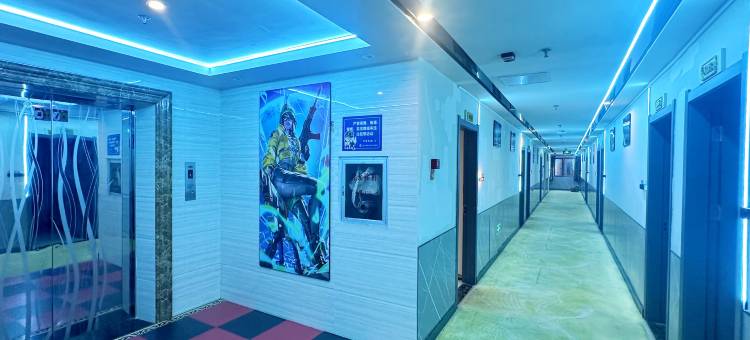 TK星途电竞酒店(灵山湘桂广场步行街店)图片