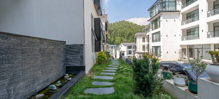 花筑·栾川观山月民宿(老君山中灵索道店)图片