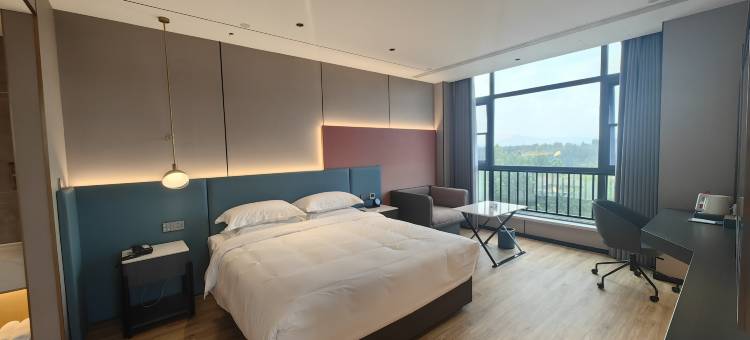 潮曼酒店(孟良崮工业园区店)图片