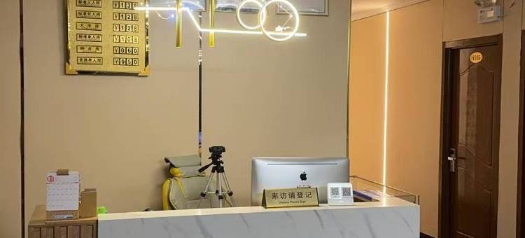 四月天宾馆(镇江火车站万达广场店)图片