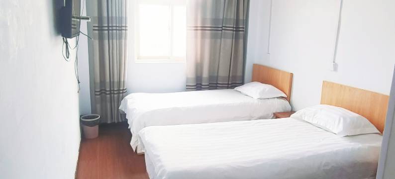 宝丰佳源宾馆(宝丰火车站店)图片