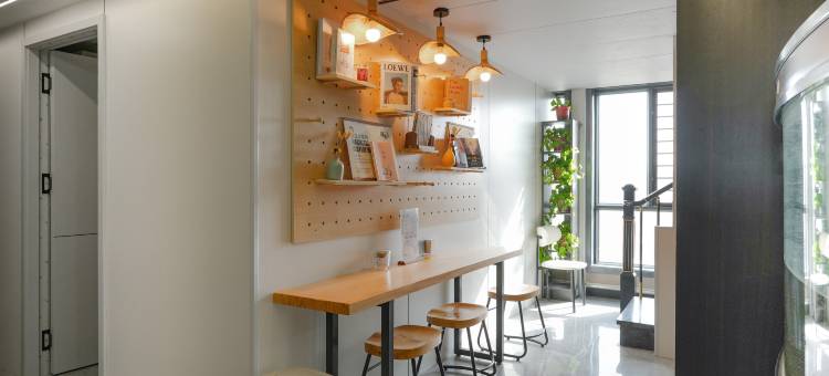 遇见青年旅舍(世纪广场店)图片