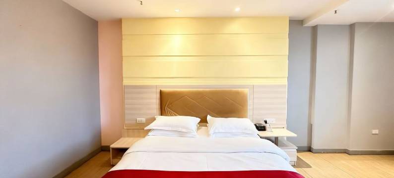 九天大酒店(威宁草海会展中心店)图片