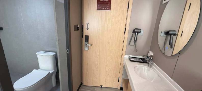 鸿润光阳酒店(火车站石马公园店)图片