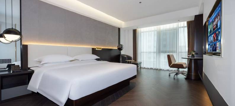 陇川黑金琉璃酒店图片