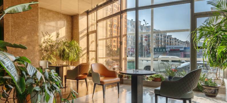 夏威夷大酒店(扶余站店)图片