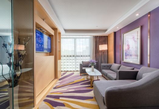 Lavande Hotel (Huawei Gangtou Metro Station)Hotel Overview