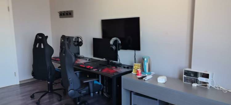 昂拓电竞民宿(唐县中山北大街店)图片