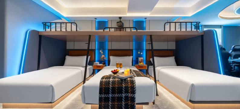 叶与晨电竞电影酒店(唐山万达店)图片