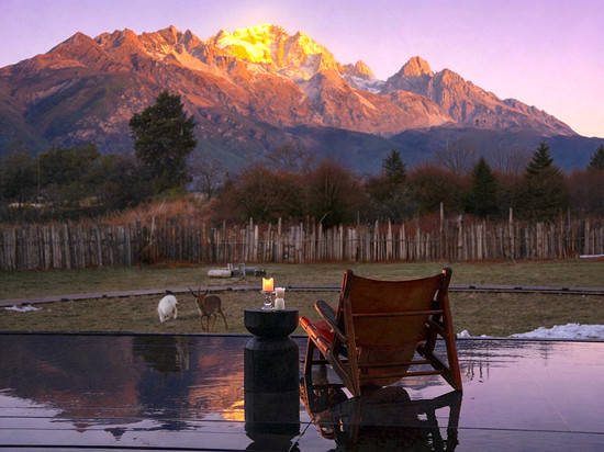 不晚里予·日照金山｜雪山全景度假酒店(白沙古镇店)